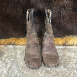 Laredo boots 9.5 (3200)